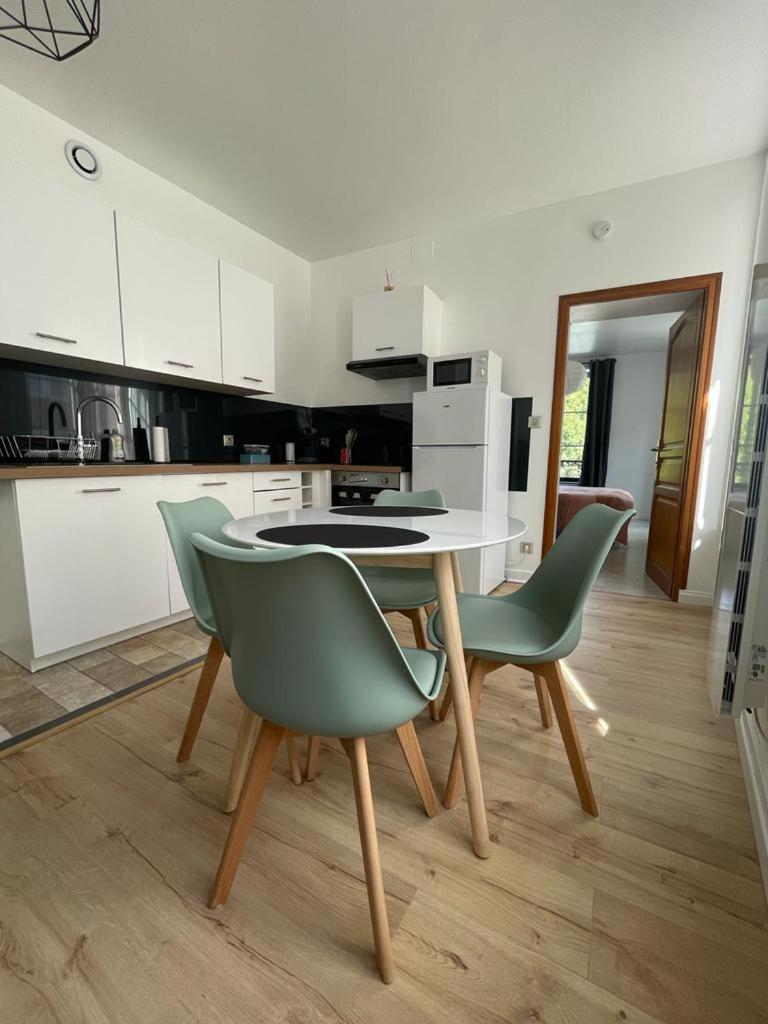 Appartement Le Petit Charcot Charleville-Mézières Exteriér fotografie